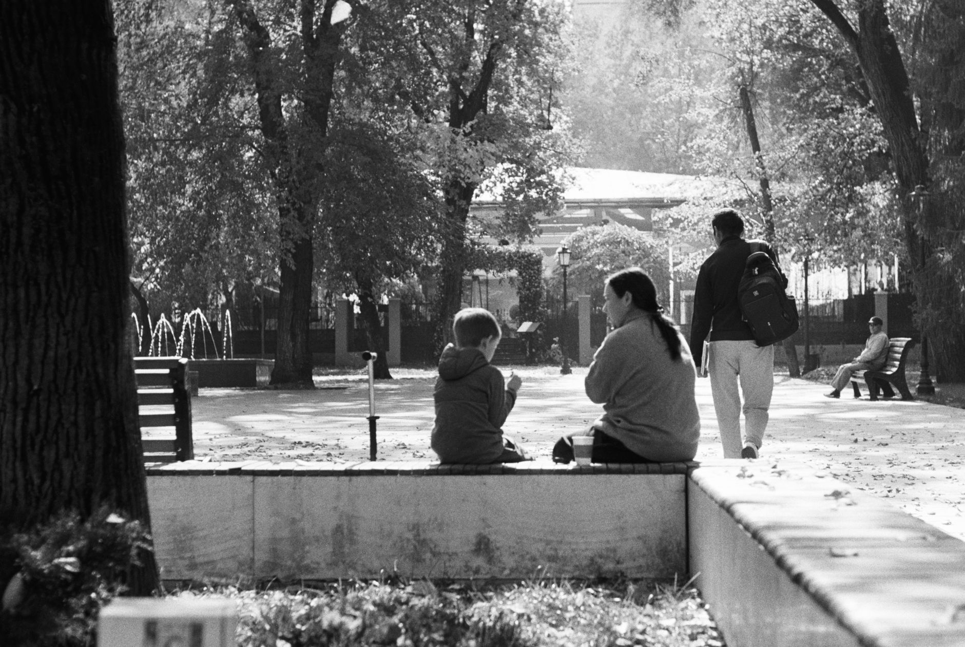 Отойти в сторону и сесть рядом: разговор получается здесь, а не в центре площадки